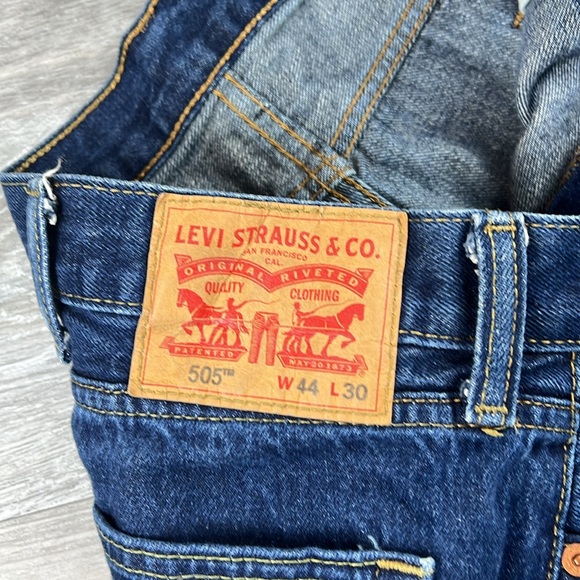 Levi’s 505 Dark denim jeans EUC W44 L30 - Picture 3 of 8